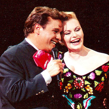 Foto de Juan Gabriel & Roc&iacute;o D&uacute;rcal
